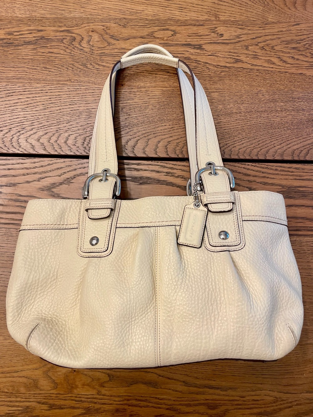 Coach SOHO Pleated Pebbled Leather tote/satchel Bag with Silver Hardware F13732